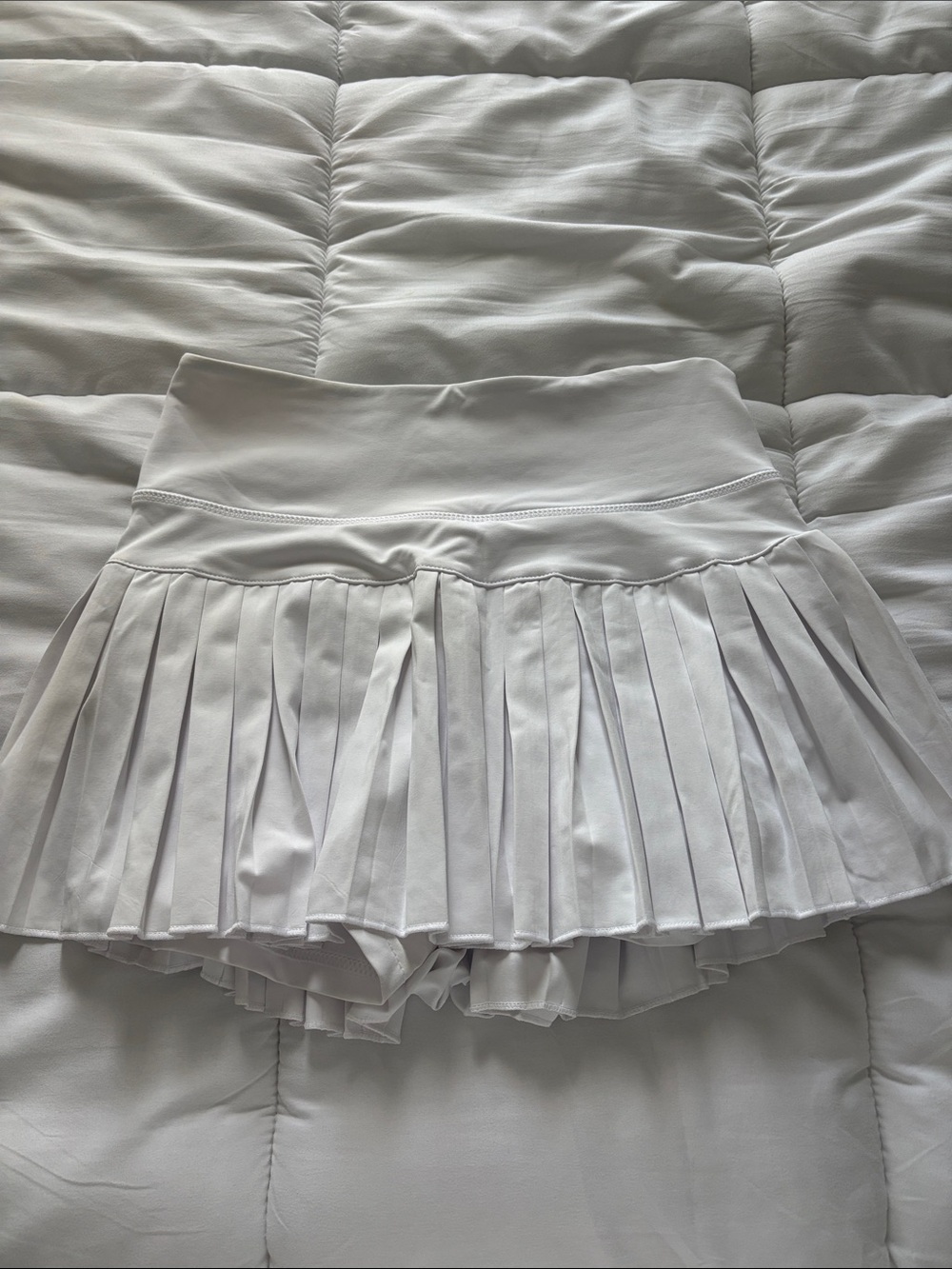 White goldhinge skirt